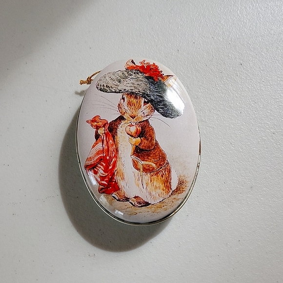 1988 Schmid Beatrix Potter Mrs Rabbit Vintage Ornament in decorativeTin - Picture 2 of 5